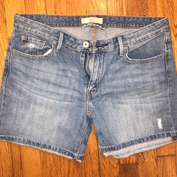 Women’s Levi Jean Shorts - Picture 4 of 4